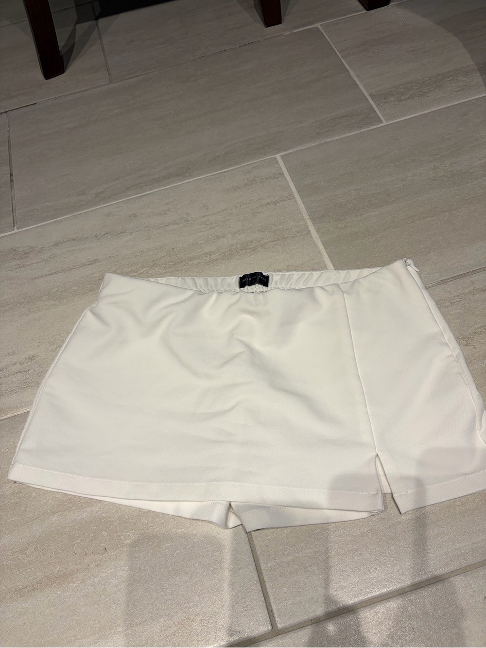 NWOT White Fox Mini White Skort Size L